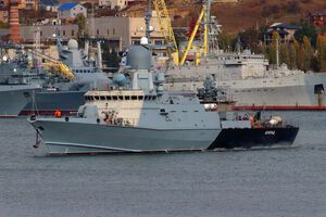 По оценке Гуменюк, малый ракетный корабль оккупантов, пораженный на заводе в Керчи, в ближайшее время не будет пригоден к использованию