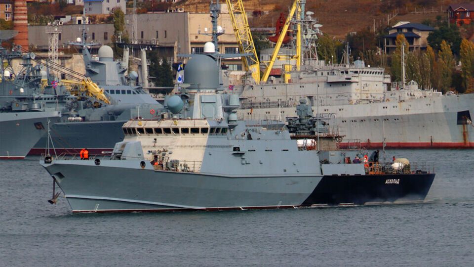 По оценке Гуменюк, малый ракетный корабль оккупантов, пораженный на заводе в Керчи, в ближайшее время не будет пригоден к использованию