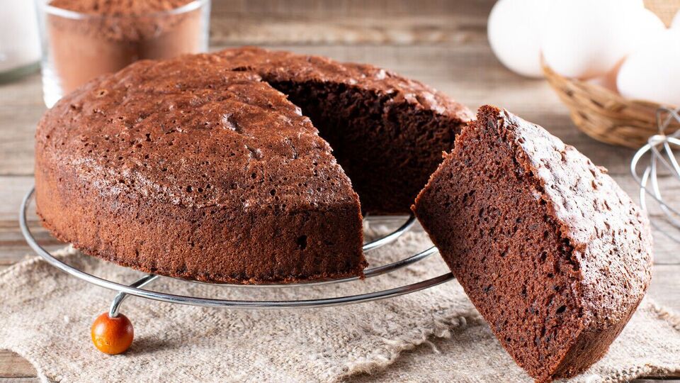 Випікайте пиріг у розігрітій духовці 40 хвилин за температури +160 °С