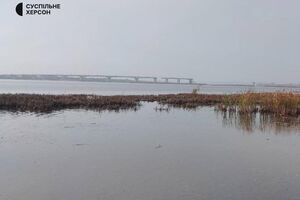 Антонівський міст біля Херсона. Листопад 2022 року
