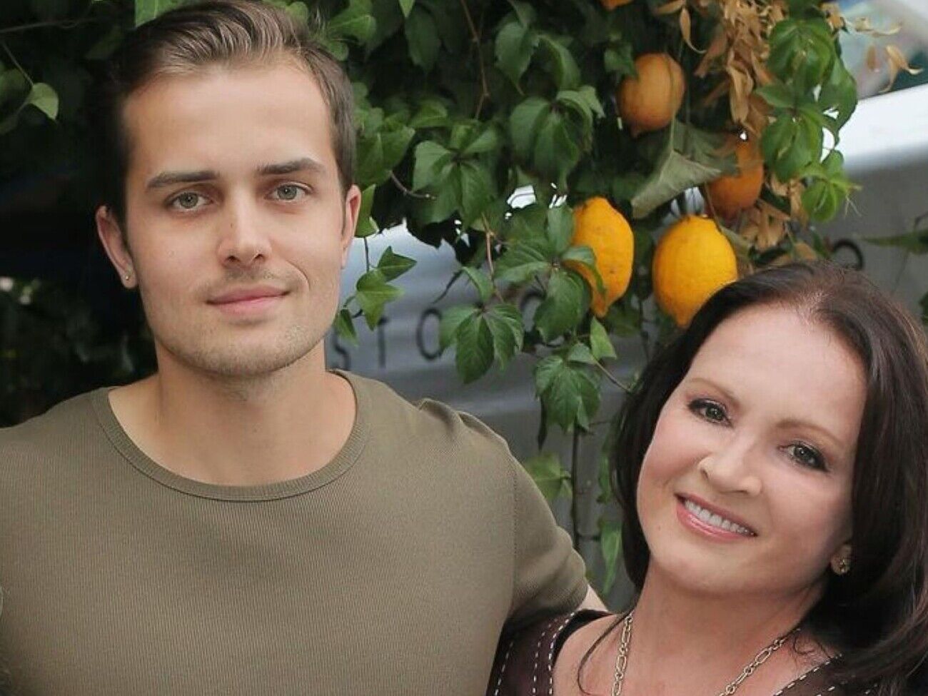 Ротару не коментувала таємного переїзду онука за кордон у 2022 році