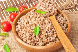 Під час приготування на одну частину гречки потрібно додавати 2,5 частини води