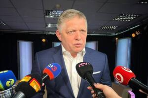 Фіцо обіцяв зосередитися на реформі словацьких збройних сил та їх переозброєнні