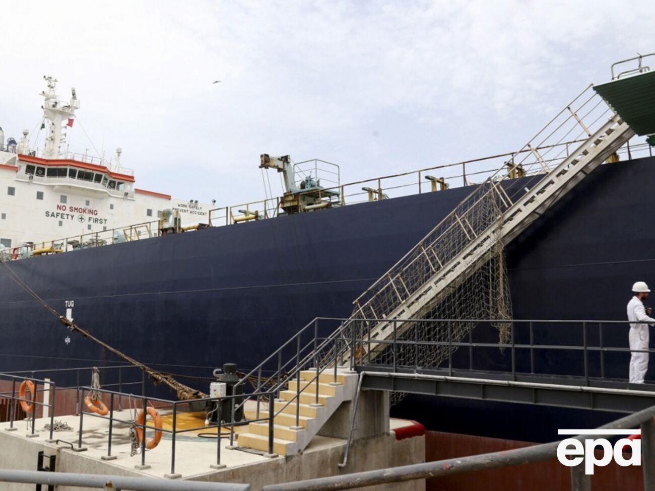 РФ використовує тіньовий флот для перевезення нафти, пишуть ЗМІ