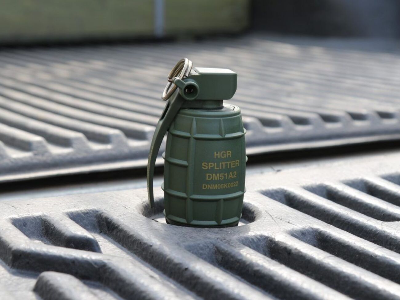 На фото с места происшествия, опубликованных "Украинской правдой", видны, вероятно, немецкие гранаты DM51A2