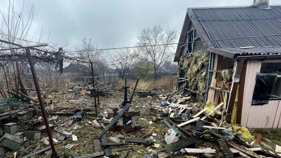 Оккупанты продолжают разрушать дома и гражданскую инфраструктуру