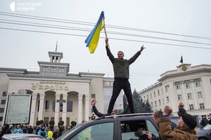 Клочко: На улице Мира много людей, все радостные, на лицах улыбки