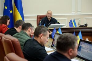 Субсидії на оплату житлово-комунальних послуг отримує 1,3 млн сімей, у середньому в жовтні це було приблизно 760 грн на сім'ю, зазначив Шмигаль