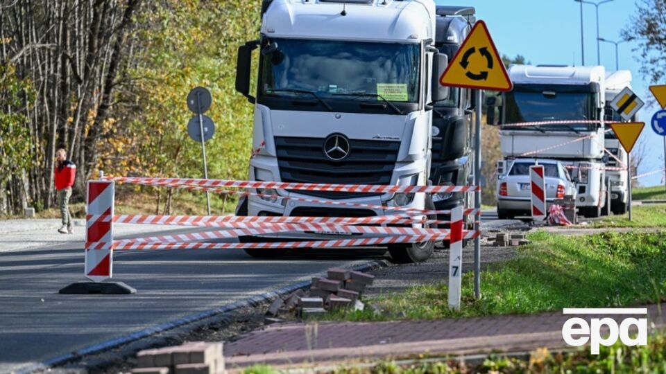 Польські перевізники блокують три пункти пропуску на кордоні
