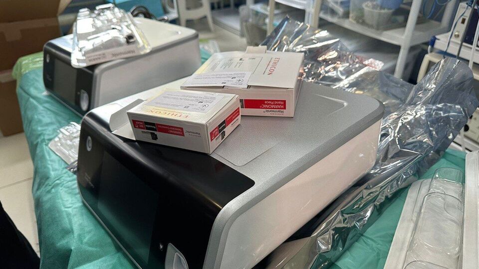 БФ молодежной инициативы "Надія" совместно с HopeUA и партнерами передали ультразвуковые скальпели госпиталю на передовой