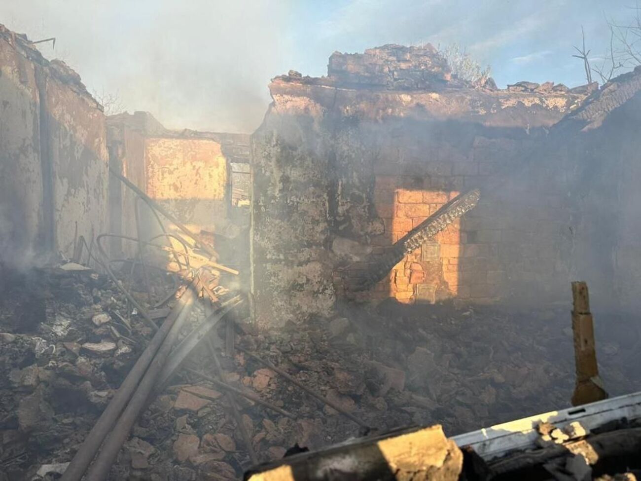 Атаки РФ разрушили жилье и инфраструктурные объекты