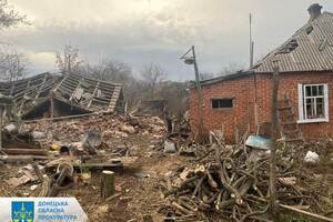 Унаслідок російських обстрілів, окрім приватних будинків, пошкоджено багатоповерхівки, гаражі та навчальний заклад, зазначили у прокуратурі Донецької області