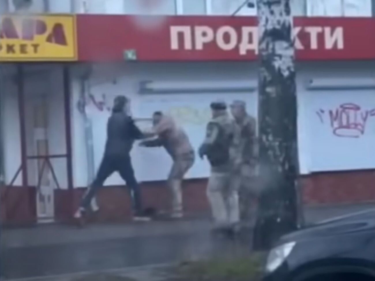 У Житомирі на працівника ТЦК напав невідомий чоловік, завдав тілесних ушкоджень та втік із місця події