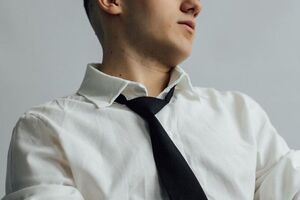 В феврале 2022 года Карпук начал сольную карьеру под псевдонимом Yaktak