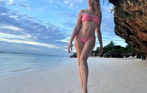 Полякова із 26 листопада відпочиває на Занзібарі