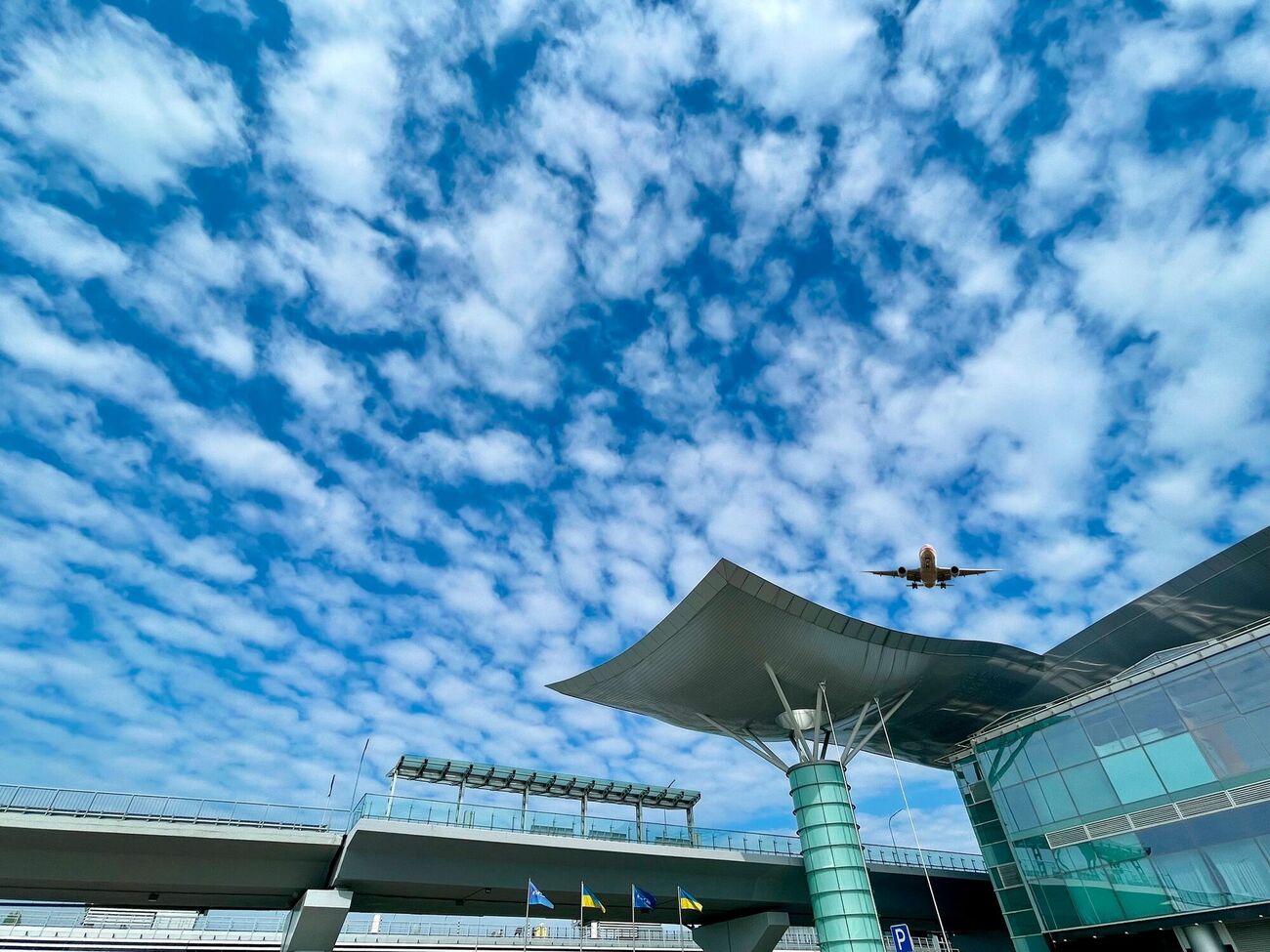 У листопаді в ОП припускали, що Україна може відкрити один з аеропортів до закінчення війни