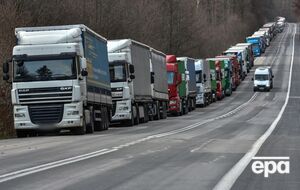 Польские перевозчики продолжают блокировать четыре пункта пропуска на границе с Украиной, отметили в ГПСУ