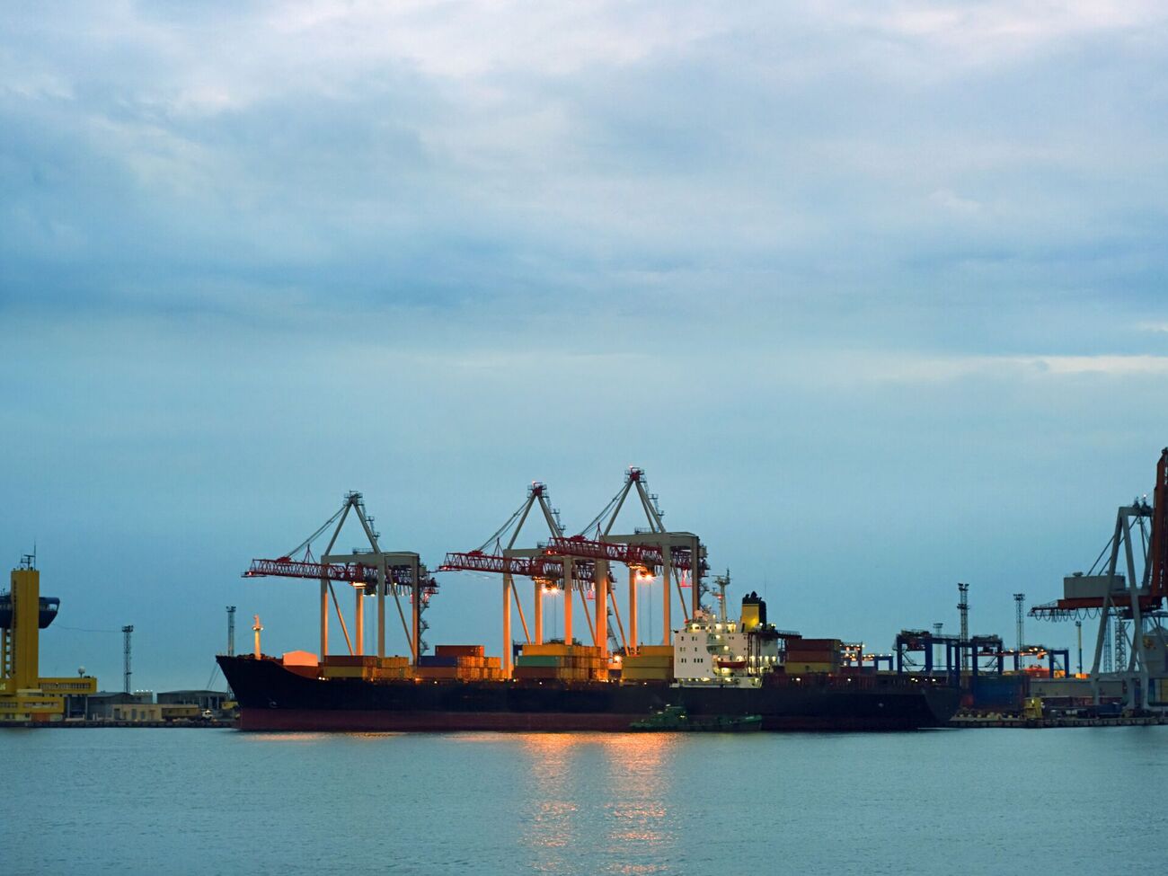 10 августа 2023 года Украина объявила о временных коридорах для гражданских судов, следующих в черноморские порты и из них