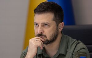 Зеленский (на фото) высоко оценил усилия Макрона, направленные на "обеспечение единства ЕС"