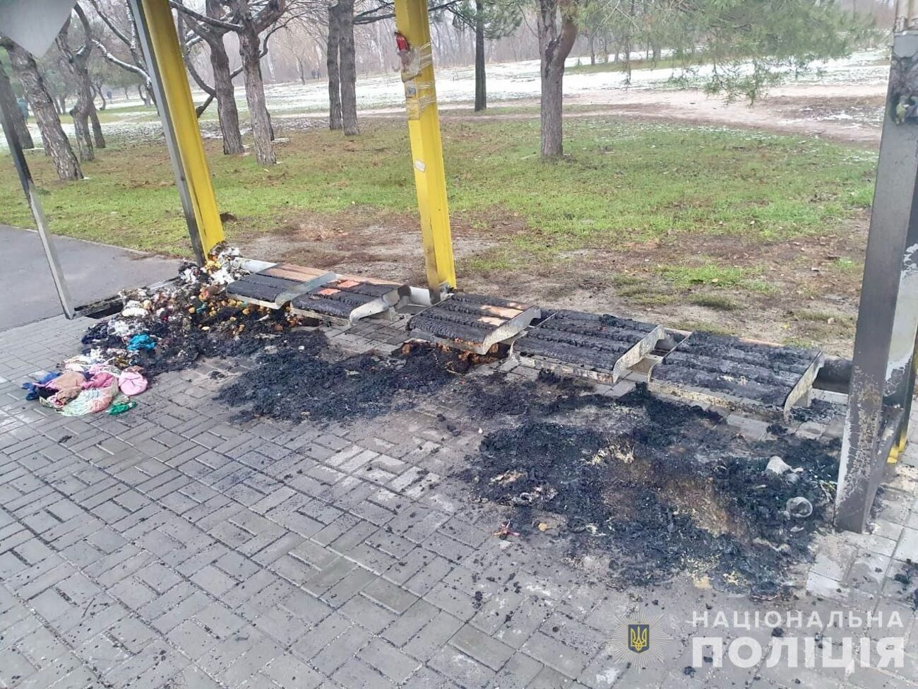 Слідчі перевіряють, чи не загорівся меморіал через необережне поводження з вогнем