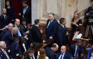 Зеленский вчера встретился с Орбаном
