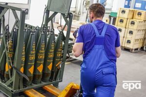 Европа не успевает производить оружие для помощи Украине и пополнения своих арсеналов, пишут СМИ
