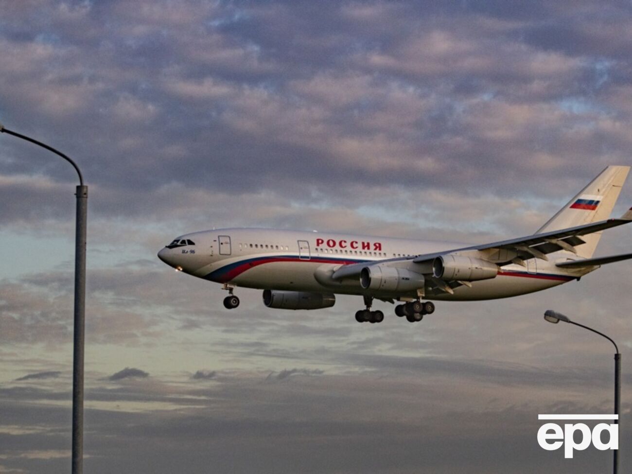 В российском аэропорту Внуково аварийно сел самолет