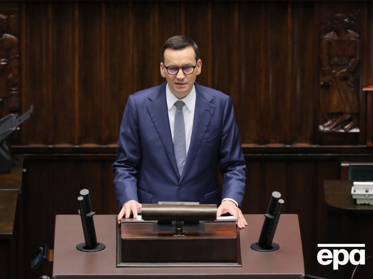 Моравецкий ответил на вопросы парламентариев