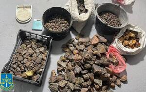 Полиция изъяла незаконно добытый янтарь