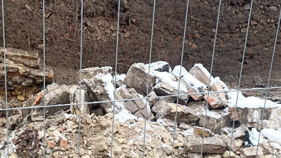 Полиция показала место обвала на Лютеранской, в результате которого погиб человек