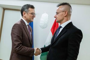 Фото із зустрічі з Кулебою показав Сійярто
