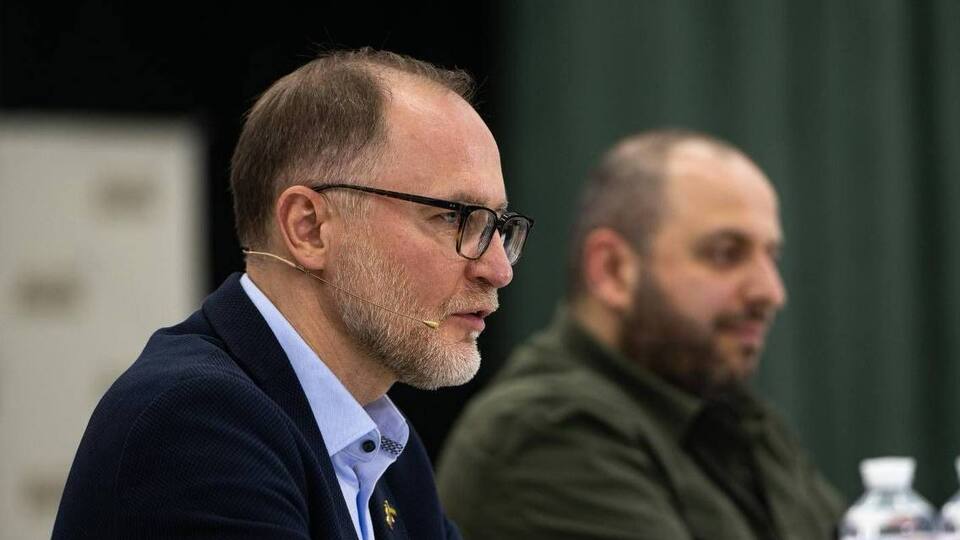 Коаліція дронів, технології для розвитку дронів є важливими, щоб просунутися у наближенні перемоги України, зазначив на брифінгу з Умєровим Спрудс