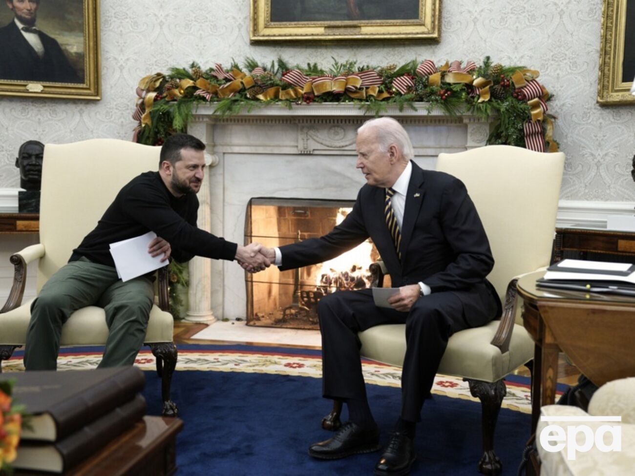 Президент США обіцяв, що нова допомога "прийде швидко"