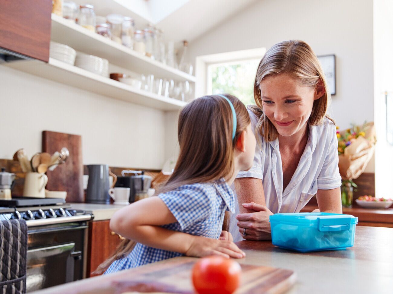 Диетолог посоветовала определять необходимый ребенку объем пищи с учетом не только его возраста, но веса и роста