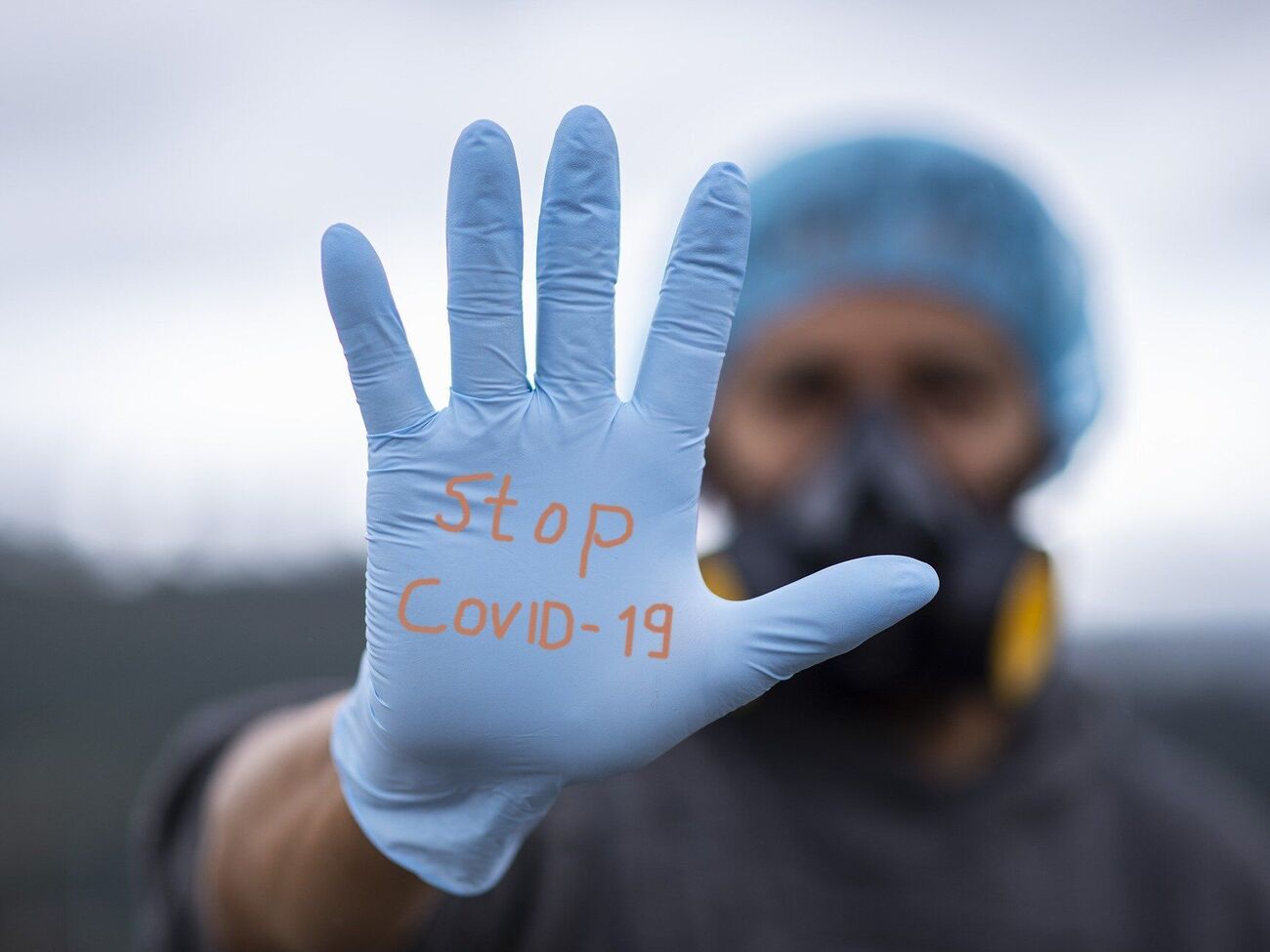 Количество инфицированных коронавирусом украинцев уменьшится в январе, прогнозируют в Минздраве