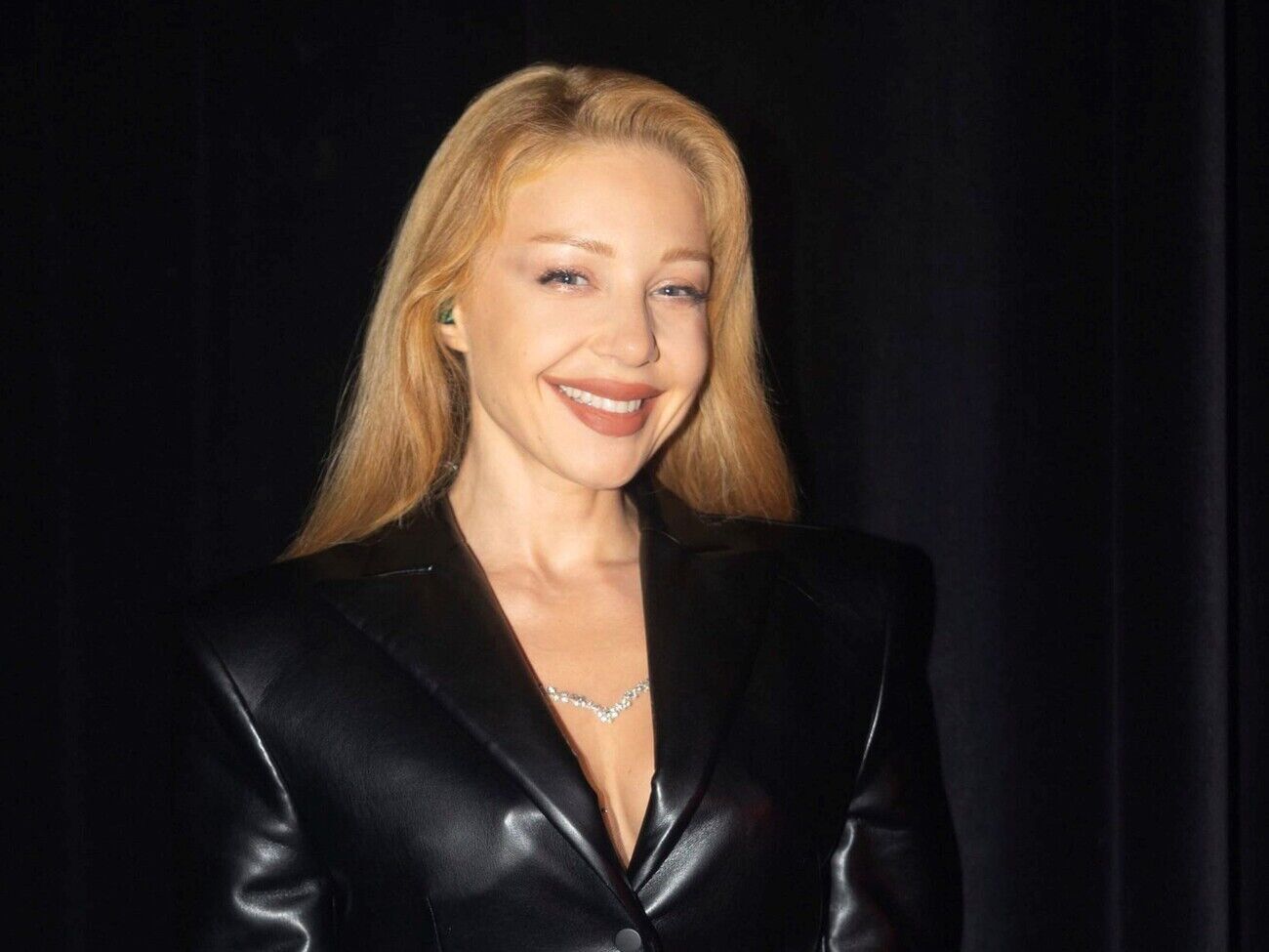 Тіна Кароль часто надає перевагу нюдовому покриттю або лаку молочного кольору