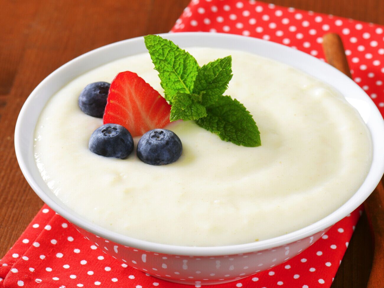 Если манка сварится слишком быстро и загустеет, добавьте еще молока и варите до желаемой консистенции