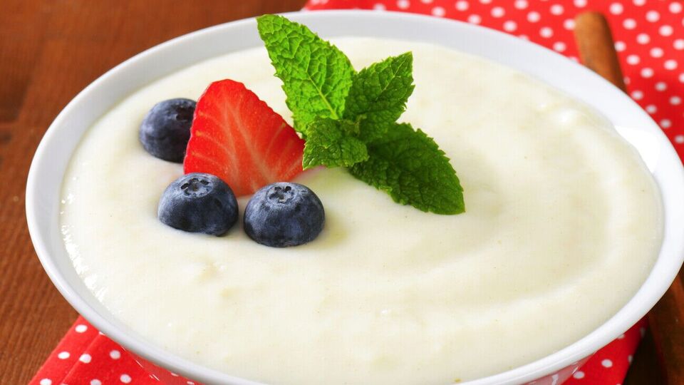 Если манка сварится слишком быстро и загустеет, добавьте еще молока и варите до желаемой консистенции