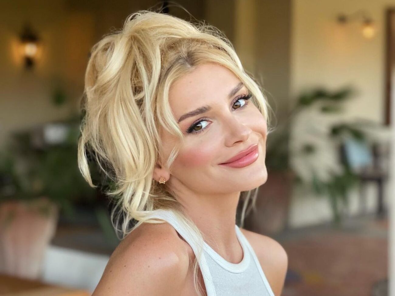 Романова: Хочеться вірити в чудеса й опинитися в казці