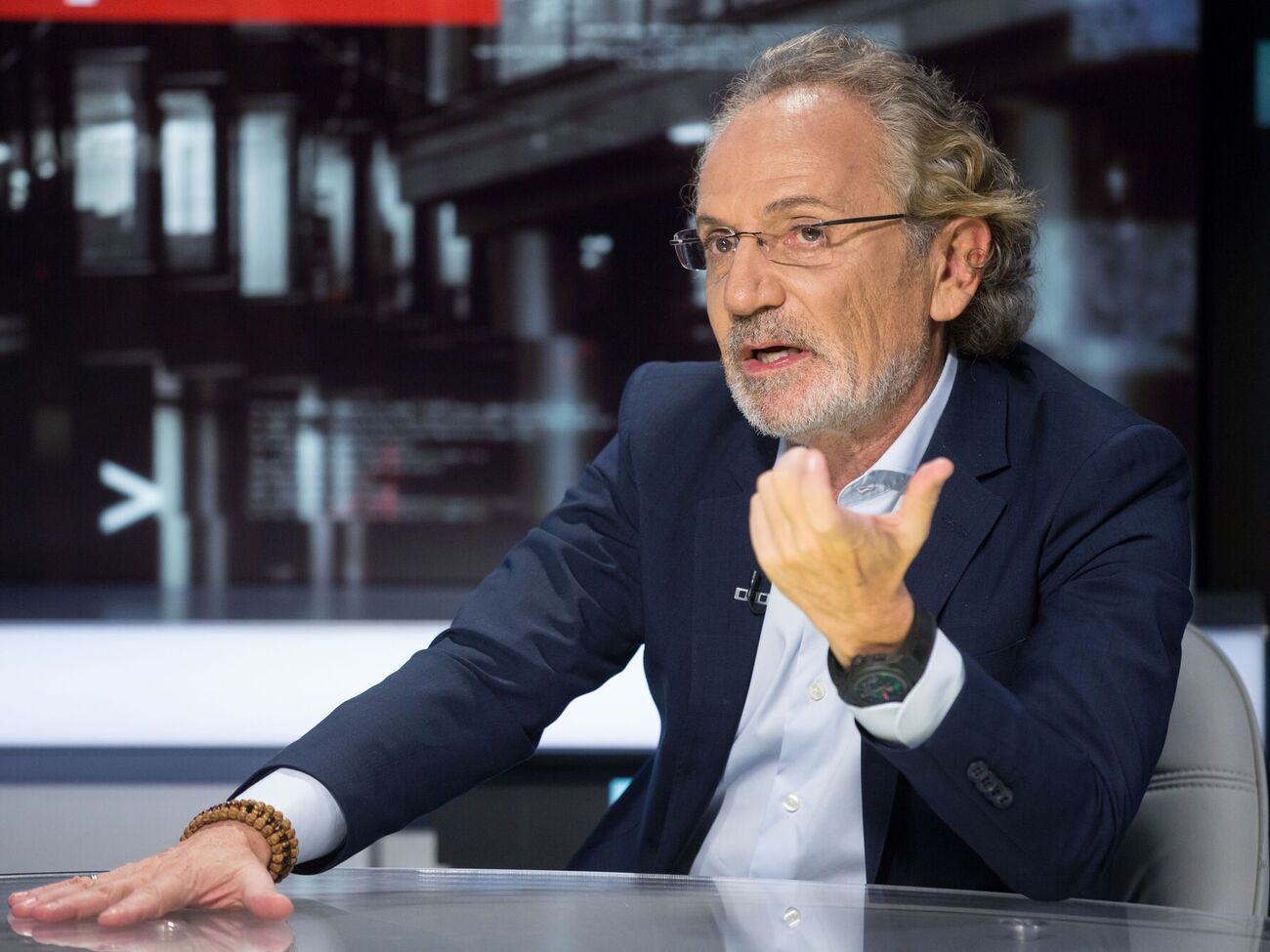 Пока РФ не перестанет быть империей, до тех пор она будет огромной угрозой для всей Европы, и не только, отметил Шустер