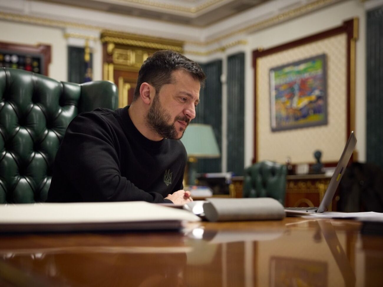 Зеленский (на фото) отметил, что в ходе беседы с Туском услышал "слова искренней поддержки"