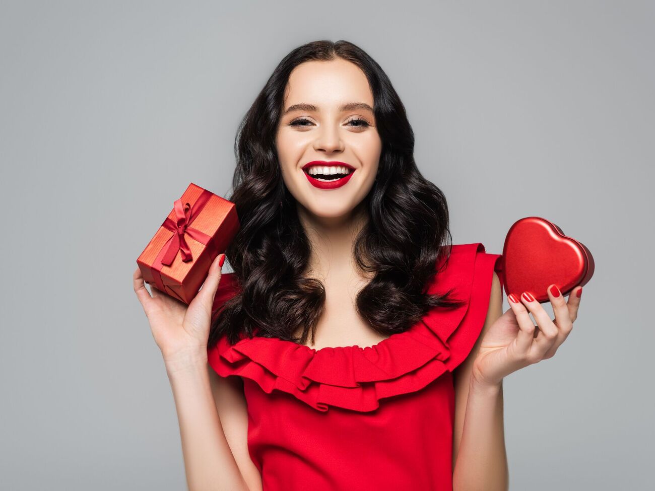 Стилістка назвала червоний колір одним із головних трендів сезону