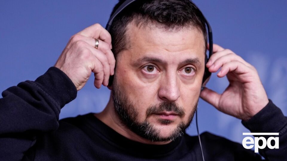 Politico зазначає, що напередодні зустрічі у Брюсселі ходили чутки, що Зеленський особисто візьме участь у саміті ЄС