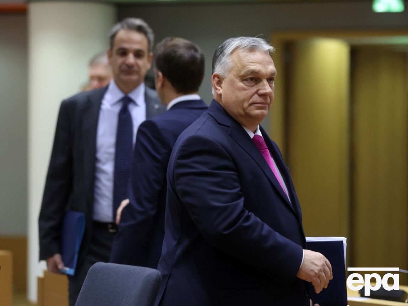 Перед началом саммита состоялись переговоры с участием Орбана, топ-чиновников ЕС и лидеров Франции и Германии