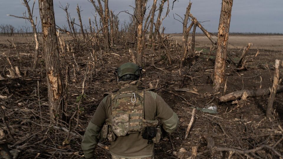 Силы обороны Украины ведут тяжелые бои на Донбассе, сообщили в Генштабе ВСУ