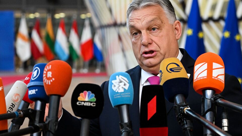 Орбан не участвовал в принятии решения по началу переговоров с Украиной о членстве в ЕС, покинув зал во время голосования
