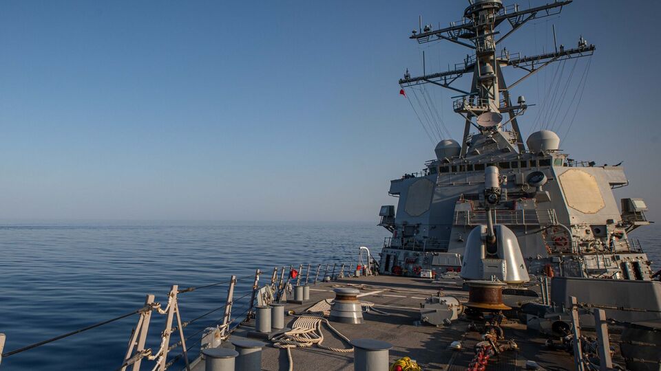 Американський есмінець збив дрони, запущені хвилями, зазначили військові США