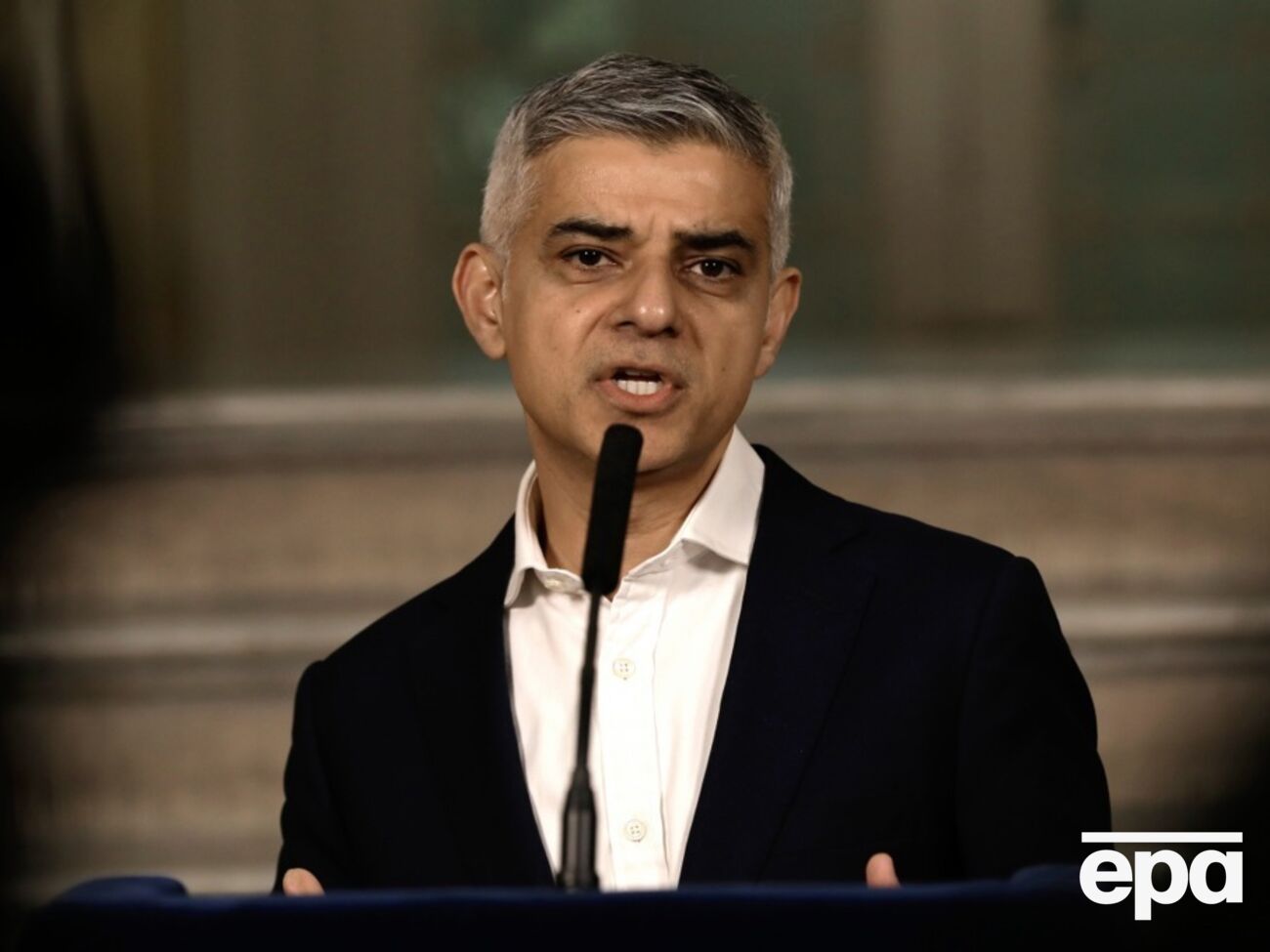 Хан объяснил отказ тем, что схема утилизации должна приносить пользу лондонцам с "экономической, социальной и экологической точек зрения"