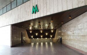 Станции метро работают как укрытие, отметил Брагинский