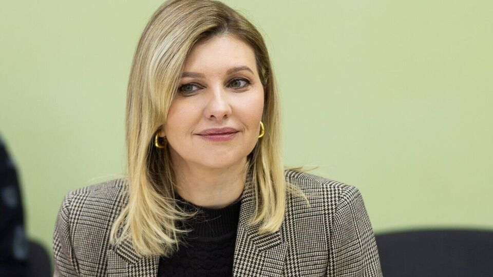Зеленська: Чому всі ще хочуть перемоги, щоб закінчилася війна? Щоб знову зустрітися, щоб можна було бути родиною разом, особливо це відчувається зараз, перед різдвяними святами
